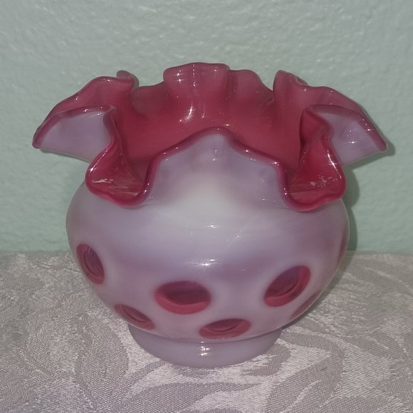 Vintage Fenton Cranberry Opalescent Coin Spot Small Vase - Picture 2 of 4